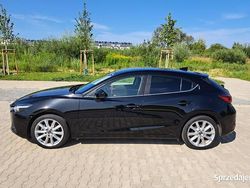 Czarny Używany 2017 Mazda 3 Signature Hatchback | 57 900 zł (Uczciwa cena)