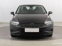 Szary Używany 2021 VW Passat Sedan/Limuzyna | 66 999 zł (Dobra cena)