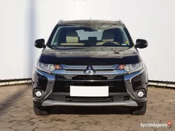 Czarny Używany 2016 Mitsubishi Outlander SUV | 67 999 zł (Uczciwa cena)