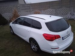 Używany 2011 Opel Astra | 28 000 zł (Dość drogi)