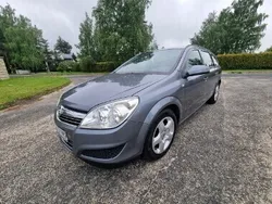 Szary Używany 2008 Opel Astra Kombi | 10 500 zł