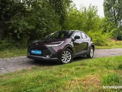 Bordowy Używany 2024 Toyota C-HR SUV | 111 999 zł (Uczciwa cena)