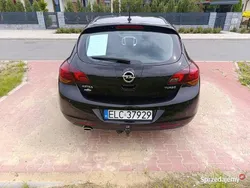 Czarny Używany 2010 Opel Astra Hatchback | 22 000 zł (Drogi)