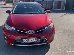 Czerwony Używany 2013 Toyota Auris Hybrid Hatchback | 47 000 zł (Dobra cena)