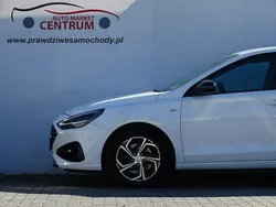 Biały Używany 2021 Hyundai i30 Sedan/Limuzyna | 74 900 zł (Uczciwa cena)