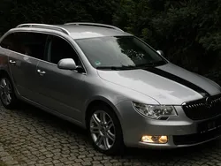 Srebrny (metalik) Używany 2013 Skoda Superb Kombi | 35 700 zł (Dobra cena)