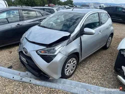 Szary Używany 2018 Toyota Aygo X-play Hatchback | 12 200 zł