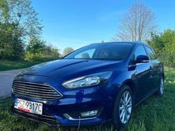 Niebieski Używany 2015 Ford Focus Kombi | 24 500 zł (Dość drogi)