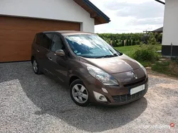 Brązowy Używany 2010 Renault Grand Scénic III Minivan | 18 900 zł (Uczciwa cena)