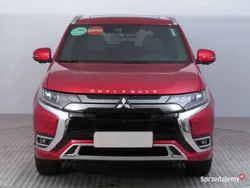 Czerwony Używany 2020 Mitsubishi Outlander P-HEV SUV | 178 000 zł