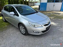 Srebrny Używany 2010 Opel Astra Hatchback | 20 900 zł (Uczciwa cena)