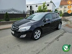 Czarny (metalik) Używany 2011 Opel Astra Hatchback | 21 999 zł (Dobra cena)