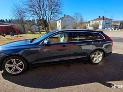 Granatowy Używany 2017 Volvo V90 Kombi | 69 900 zł (Dobra cena)