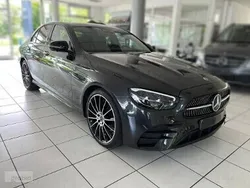 Czarny Używany 2022 Mercedes E220 AMG Sedan/Limuzyna | 289 999 zł