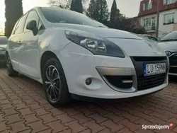 Biały (metalik) Używany 2012 Renault Scénic III Bose Edition Minivan | 22 900 zł (Uczciwa cena)