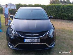 Czarny Używany 2017 Chrysler Pacifica SUV | 80 900 zł (Drogi)