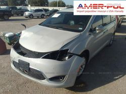 Biały Używany 2017 Chrysler Pacifica SUV | 44 000 zł
