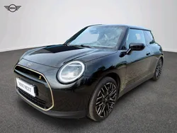 Midnight black ii Używany 2024 Mini Cooper SE Hatchback | 161 900 zł (Uczciwa cena)