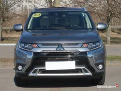 Srebrny Używany 2020 Mitsubishi Outlander SUV | 105 999 zł (Drogi)