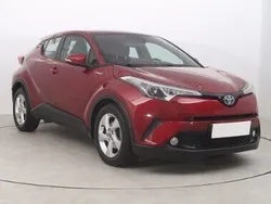 Czerwony Używany 2017 Toyota C-HR SUV | 69 999 zł (Dobra cena)
