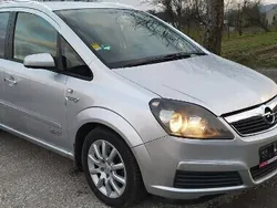 Srebrny Używany 2007 Opel Zafira Essentia Minivan | 12 900 zł (Uczciwa cena)