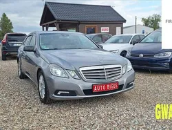 Szary Używany 2009 Mercedes E250 Sedan/Limuzyna | 45 900 zł