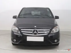 Czarny Używany 2012 Mercedes B180 Minivan | 39 999 zł (Uczciwa cena)