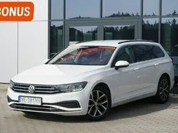 Biały Używany 2020 VW Passat Kombi | 75 999 zł (Uczciwa cena)