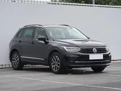 Czarny Używany 2021 VW Tiguan SUV | 104 999 zł (Uczciwa cena)