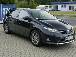 Niebieski Używany 2014 Toyota Auris Hybrid Kombi | 46 900 zł (Dość drogi)