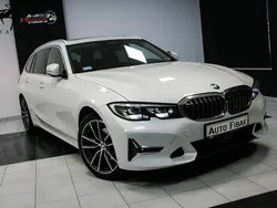Biały Używany 2020 BMW 320 Kombi | 129 900 zł (Dość drogi)