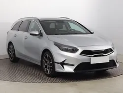 Srebrny Używany 2022 Kia Ceed 2 Kombi | 74 999 zł (Uczciwa cena)