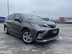 Grafitowy (metalik) Używany 2022 Toyota Sienna Minivan | 274 700 zł