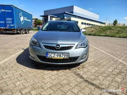 Szary Używany 2011 Opel Astra Kombi | 28 000 zł (Drogi)