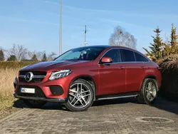 Bordowy (metalik) Używany 2017 Mercedes GLE350 SUV | 198 900 zł