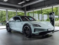 Shade green metallic Nowe 2024 Porsche Taycan Cross Turismo Sedan/Limuzyna | 589 000 zł