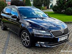 Czarny Używany 2018 Skoda Superb Kombi | 63 900 zł (Uczciwa cena)