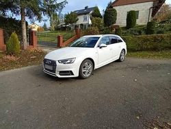 Biały Używany 2017 Audi A4 Kombi | 65 100 zł (Dość drogi)