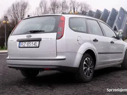 Srebrny Używany 2006 Ford Focus Sedan/Limuzyna | 6300 zł (Uczciwa cena)