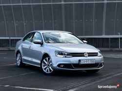 Srebrny Używany 2011 VW Jetta Highline Sedan/Limuzyna | 24 490 zł (Dobra cena)