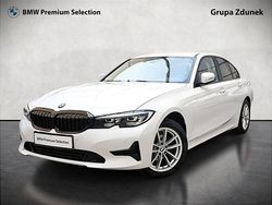 Biel alpejska Używany 2022 BMW 320 Advantage Sedan/Limuzyna | 117 900 zł (Uczciwa cena)