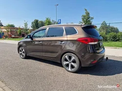Brązowy Używany 2015 Kia Carens Minivan | 47 200 zł (Dość drogi)