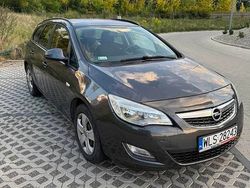 Szary Używany 2010 Opel Astra Kombi | 14 500 zł (Dość drogi)