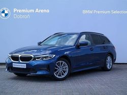 Niebieski phytonic metalizowany Używany 2021 BMW 330 Advantage Kombi | 107 900 zł (Super Cena)