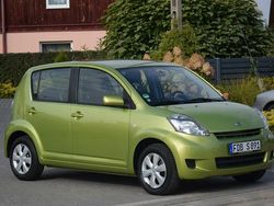 Zielony Używany 2008 Daihatsu Sirion Hatchback | 17 900 zł