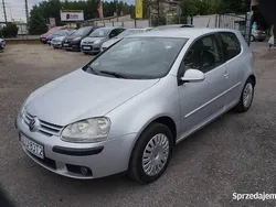 Srebrny Używany 2007 VW Golf V Hatchback | 10 500 zł (Uczciwa cena)