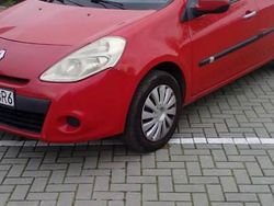Czerwony Używany 2009 Renault Clio II | 6300 zł (Dobra cena)