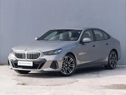 Szary oxide metalizowany Używany 2024 BMW 520 Shadowline Sedan/Limuzyna | 209 900 zł (Uczciwa cena)