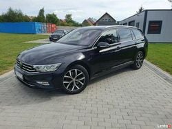Czarny Używany 2021 VW Passat Kombi | 77 500 zł (Dość drogi)