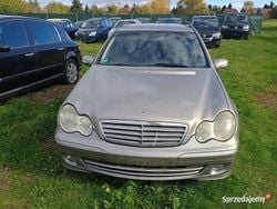 Złoty Używany 2004 Mercedes C180 Kombi | 7950 zł